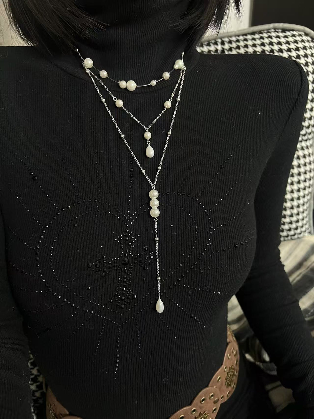 Convertible multi layer freshwater pearl Y lariat necklace on chest