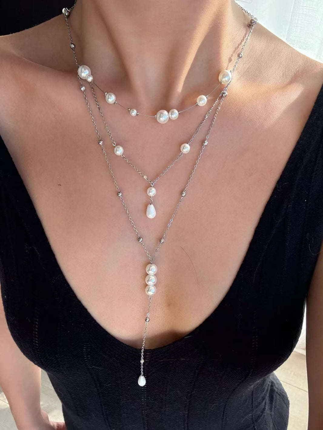 Convertible multi layer freshwater pearl Y lariat necklace on chest